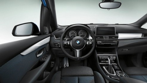 Dat BMW de 2 Serie Active Tourer ook gaat aanbieden met M Sport pakket was al geen geheim meer. Fotos daarvan hadden we nog niet. Tot vandaag. Zie hier de eerste beelden van de MPV in trainingspak.