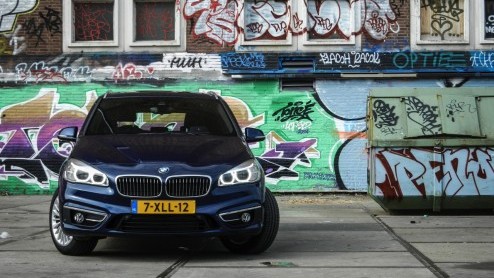 Autotest BMW 2 Serie Active Tourer met de 218d dieselmotor uitvoering en 20% bijtelling. De eerste MPV met voorwielaandrijving als BMW