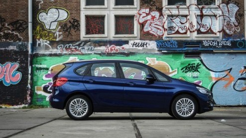Autotest BMW 2 Serie Active Tourer met de 218d dieselmotor uitvoering en 20% bijtelling. De eerste MPV met voorwielaandrijving als BMW