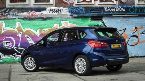 Autotest BMW 2 Serie Active Tourer met de 218d dieselmotor uitvoering en 20% bijtelling. De eerste MPV met voorwielaandrijving als BMW