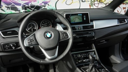 Autotest BMW 2 Serie Active Tourer met de 218d dieselmotor uitvoering en 20% bijtelling. De eerste MPV met voorwielaandrijving als BMW