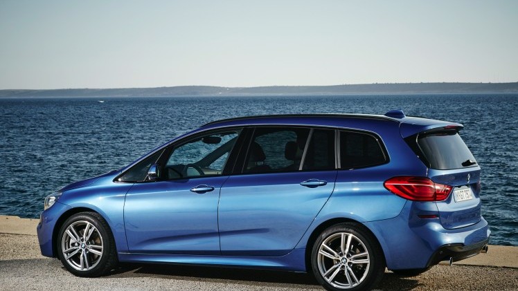 Hij staat op het platform van de nieuwe Mini en heeft de motor van de Mini Cooper S. Toch is de BMW 2 Serie Gran Tourer veel meer dan een bijzonder corpulente Mini met zeven zitplaatsen, blijkt tijden