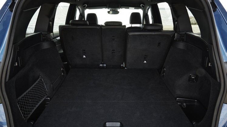 Hij staat op het platform van de nieuwe Mini en heeft de motor van de Mini Cooper S. Toch is de BMW 2 Serie Gran Tourer veel meer dan een bijzonder corpulente Mini met zeven zitplaatsen, blijkt tijden