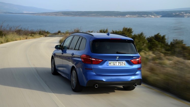 Hij staat op het platform van de nieuwe Mini en heeft de motor van de Mini Cooper S. Toch is de BMW 2 Serie Gran Tourer veel meer dan een bijzonder corpulente Mini met zeven zitplaatsen, blijkt tijden