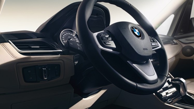 BMW maakt de prijzen van de 2 Serie Gran Tourer bekend en zet de vijf- en zevenzits MPV vanaf 6 juni in de Nederlandse showrooms. De 214d en 216d scoren 20% bijtelling.