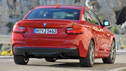 Een verrassing is de BMW 2 Serie eigenlijk niet meer. De coup is al vele malen vrijwel zonder camouflage op internet aangetroffen. Nu heeft BMW dan eindelijk zelf de 2 Serie officieel onthuld.