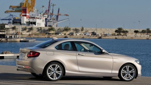 Een verrassing is de BMW 2 Serie eigenlijk niet meer. De coup is al vele malen vrijwel zonder camouflage op internet aangetroffen. Nu heeft BMW dan eindelijk zelf de 2 Serie officieel onthuld.