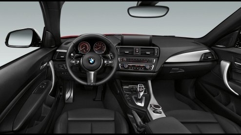 Een verrassing is de BMW 2 Serie eigenlijk niet meer. De coup is al vele malen vrijwel zonder camouflage op internet aangetroffen. Nu heeft BMW dan eindelijk zelf de 2 Serie officieel onthuld.