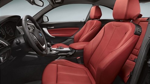 Een verrassing is de BMW 2 Serie eigenlijk niet meer. De coup is al vele malen vrijwel zonder camouflage op internet aangetroffen. Nu heeft BMW dan eindelijk zelf de 2 Serie officieel onthuld.