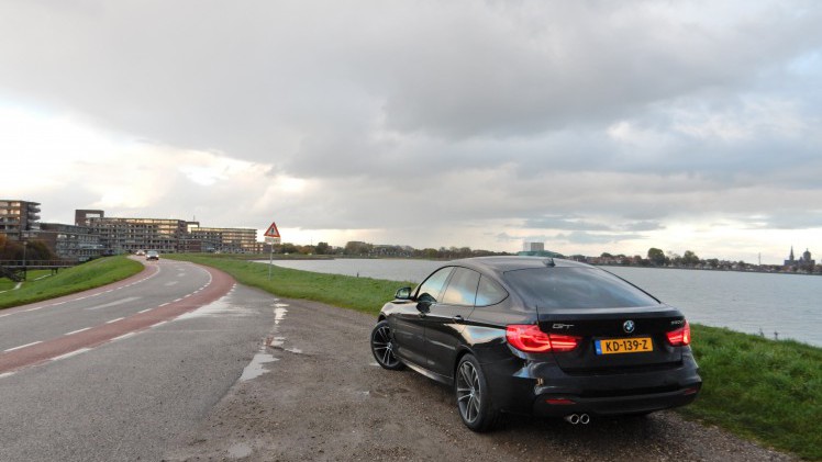 De BMW 3 Serie doet het goed, maar de 3 GT zie je als enige variant niet zo heel vaak rijden. Samen met de andere 3 Serie-modellen heeft hij nu een facelift gehad. Gaat hij nu vaker verkocht worden?
