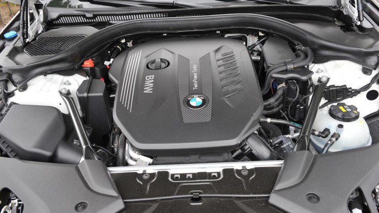 BMW lanceert kort na de sedan ook de Touring van de nieuwe 5-serie. De zescilinder diesel 530d weet volledig te overtuigen.