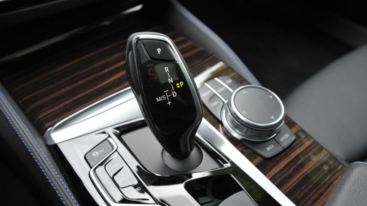 BMW lanceert kort na de sedan ook de Touring van de nieuwe 5-serie. De zescilinder diesel 530d weet volledig te overtuigen.