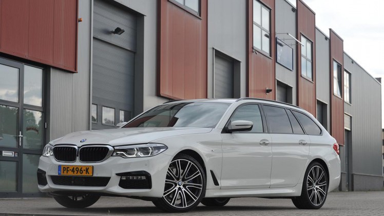 BMW lanceert kort na de sedan ook de Touring van de nieuwe 5-serie. De zescilinder diesel 530d weet volledig te overtuigen.