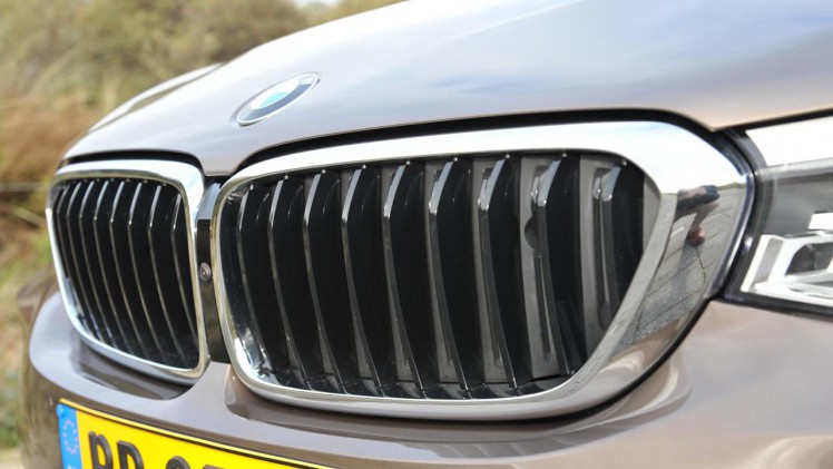 BMW volgt de 5 Gran Turismo op door de 6-serie Gran Turismo die een meer elegant voorkomen heeft.