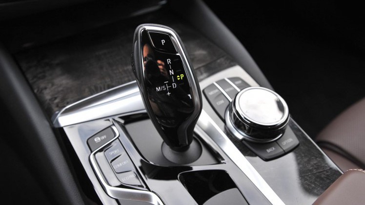 BMW volgt de 5 Gran Turismo op door de 6-serie Gran Turismo die een meer elegant voorkomen heeft.