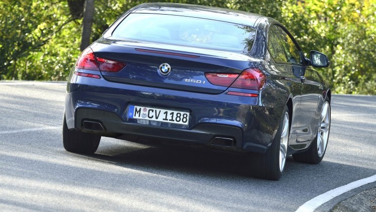 Klanten van de BMW 6 Serie hadden twee eisen: hij moest meer geluid gaan maken ?n wat sportiever rijden. Wij mochten op de wegen rond Lissabon uitzoeken of BMW geluisterd heeft. Een eerste indruk.