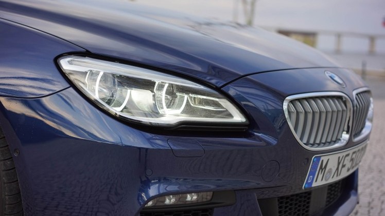 Klanten van de BMW 6 Serie hadden twee eisen: hij moest meer geluid gaan maken ?n wat sportiever rijden. Wij mochten op de wegen rond Lissabon uitzoeken of BMW geluisterd heeft. Een eerste indruk.