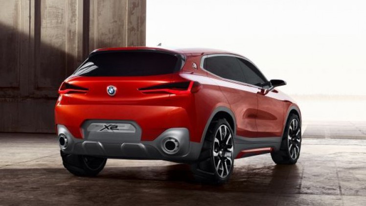BMW heeft op de Autosalon van Parijs de Concept X2 gepresenteerd, een voorbode voor een auto tussen de X1 en X3.