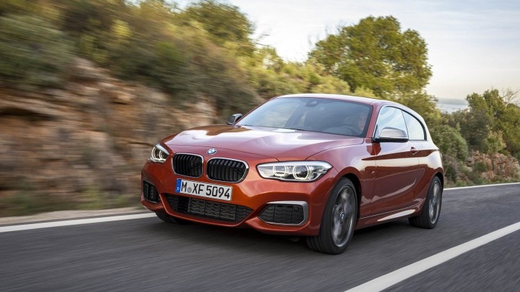 Autotest BMW M135i, de lekkerste 1 Serie die ook nog eens een facelift heeft gekregen en is uitgerust met de handgeschakelde zesbak uit de M3. Feest!
