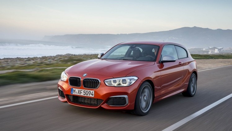 Autotest BMW M135i, de lekkerste 1 Serie die ook nog eens een facelift heeft gekregen en is uitgerust met de handgeschakelde zesbak uit de M3. Feest!