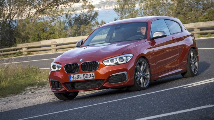 Autotest BMW M135i, de lekkerste 1 Serie die ook nog eens een facelift heeft gekregen en is uitgerust met de handgeschakelde zesbak uit de M3. Feest!