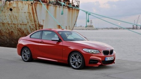 BMW breidt het palet van de 2 Serie Coup verder uit met de M235i xDrive met 4WD alsmede een 228i Coup die het gat vult tussen de 220i en de M235i.