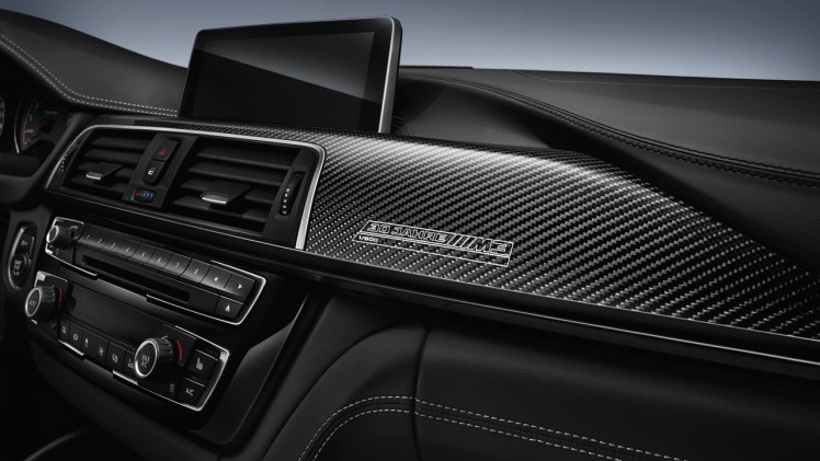 BMW M3 30 Jahre Edition eert het verleden en viert de maatstaf. Er komen 10 exemplaren van de totale oplage a 500 stuks naar Nederland.
