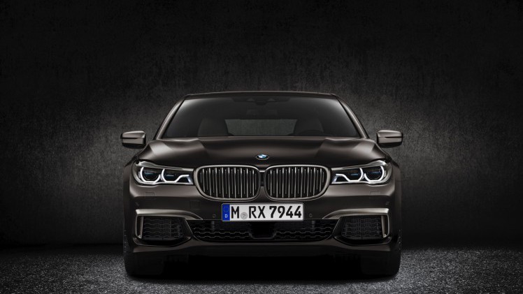 BMW 7 Serie aan de top met M760Li xDrive, dankzij 600 pk uit de 6.6 liter V12.