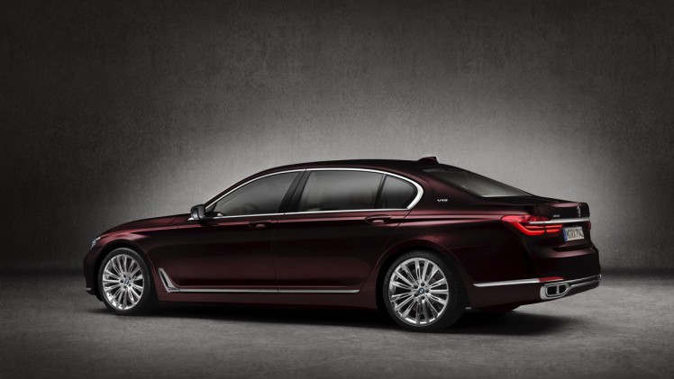 BMW 7 Serie aan de top met M760Li xDrive, dankzij 600 pk uit de 6.6 liter V12.