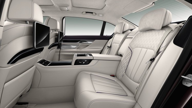 BMW 7 Serie aan de top met M760Li xDrive, dankzij 600 pk uit de 6.6 liter V12.