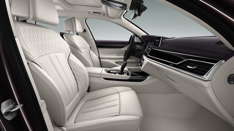 BMW 7 Serie aan de top met M760Li xDrive, dankzij 600 pk uit de 6.6 liter V12.
