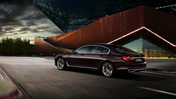 BMW 7 Serie aan de top met M760Li xDrive, dankzij 600 pk uit de 6.6 liter V12.