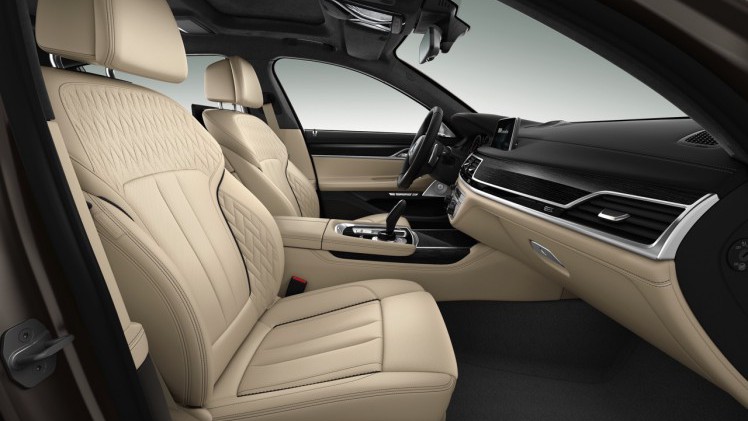 BMW 7 Serie aan de top met M760Li xDrive, dankzij 600 pk uit de 6.6 liter V12.
