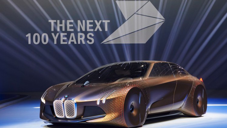 BMW viert 100 jarig bestaan met een reeks nieuwe studiemodellen. De BMW Vision Next 100 Concept beleeft zijn debuut op 7 maart 2016 in Munchen.