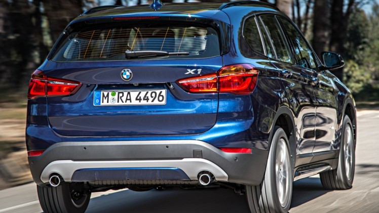 BMW heeft vandaag een prijs geplakt op de X1. De nieuwe compacte SUV kost je minimaal 36.800 euro. Wil je 20% bijtelling, dan kost hij 39.900 euro.