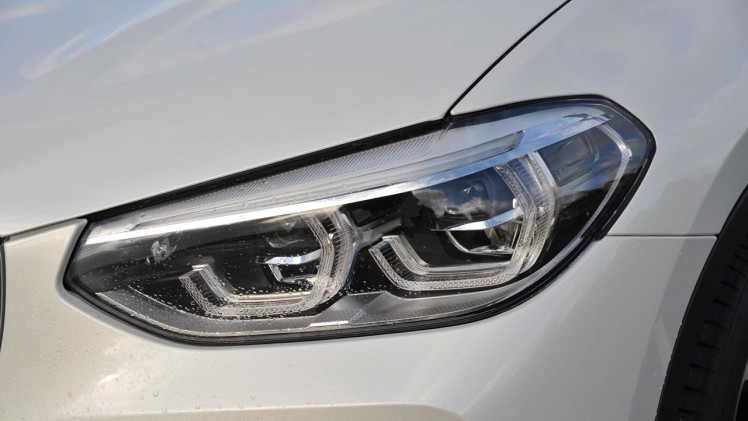 BMW levert de derde generatie X3 die op het gebied van verfijning en voorzieningen weer een flinke stap voorwaarts zet.