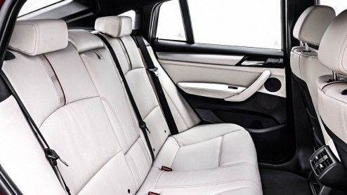BMW maakt zich op voor de komst van de X4 naar Nederland. De nieuwste X-telg arriveert op 12 juli in ons land en heeft een prijskaartje vanaf 55.990 euro voor de benzineversie xDrive20iA