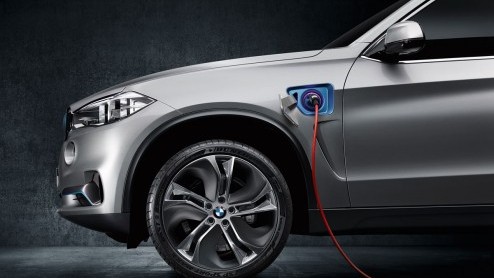 BMW neemt behalve de M4 Cabrio ook een doorontwikkelde X5 eDrive Concept mee naar de New York Auto Show.