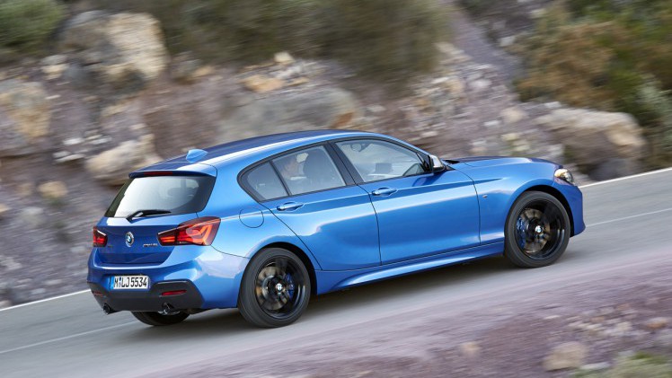 BMW verkoopt voor het eerst in een half jaar meer dan een 1 miljoen nieuwe auto's van het eigen merk, een groei met 5 procent.