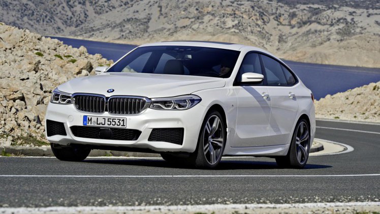 BMW verkoopt voor het eerst in een half jaar meer dan een 1 miljoen nieuwe auto's van het eigen merk, een groei met 5 procent.