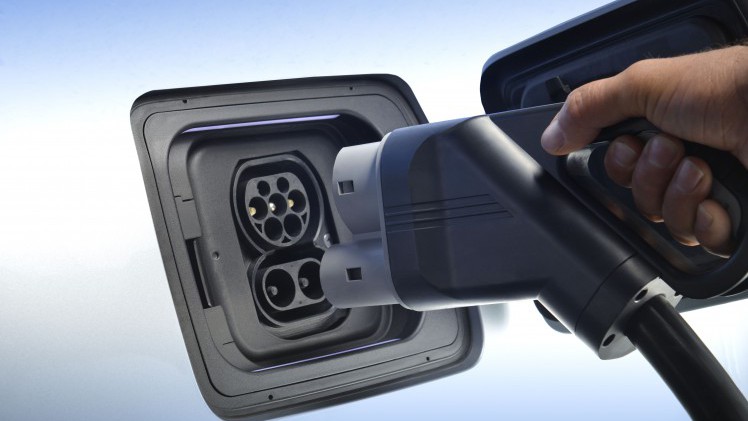 BMW i3 REX alleen in 2015 nog met 7% bijtelling. Daarom is hij er tijdelijk als Limited Black Edition en komt hij naar je toe tijdens I3 on tour.