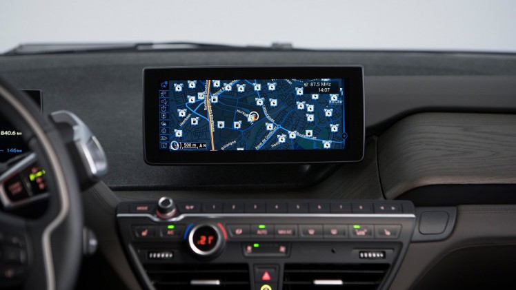 Exclusief voor Nederland presenteert BMW de i3 als Carbon Edition. De speciale uitvoering biedt een uitgebreide uitrusting, in combinatie met een exclusieve lakkleur.