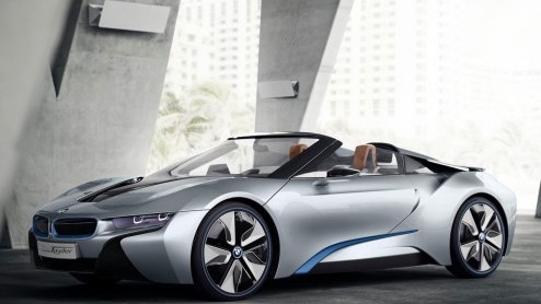 Medio volgend jaar arriveert de BMW i8 in ons land. Ruim een jaar later krijgt de hybride supercar ook gezelschap van een zomerse versie, want BMW heeft groen licht gegeven de i8 Spyder.