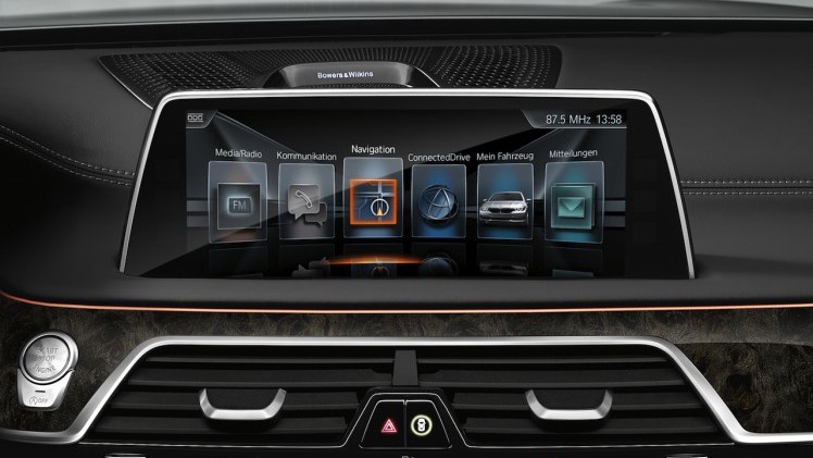 BMW vernieuwt iDrive van X3, X4 en 6 Serie met nieuwe icoonweergave, bekend uit de nieuwe 7 Serie. De wijzigingen zijn onderdeel van modeljaar 2016.