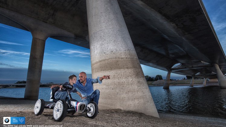 De BMW Street Racer vierwieler is de leukste trapauto voor jongens en meisjes van 3 tot 8 jaar.