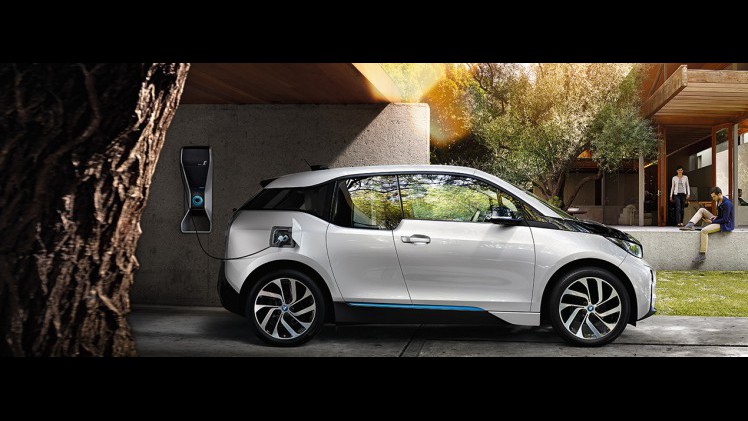 BMW komt in samenwerking met Allego met een eigen snellader. Ook zijn de eerdere toekomstplannen nu bevestigd.