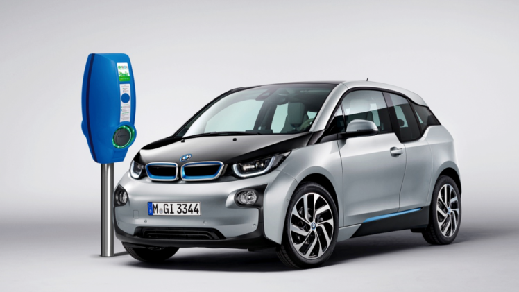 BMW komt in samenwerking met Allego met een eigen snellader. Ook zijn de eerdere toekomstplannen nu bevestigd.