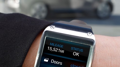 BMW op Consumer Electronics Show in Las Vegas met drifthulp, ondersteuning smartwatch en nieuwe inparkeerhulp.
