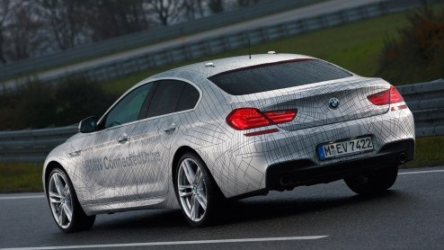 BMW op Consumer Electronics Show in Las Vegas met drifthulp, ondersteuning smartwatch en nieuwe inparkeerhulp.
