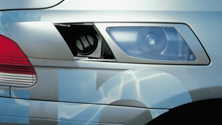 BMW toont nieuwe visie op auto met brandstofcel tijdens Next Efficient Dynamics 2015 evenement en presenteert daarbij ook de 2 Serie Active Tourer plug-in hybride.